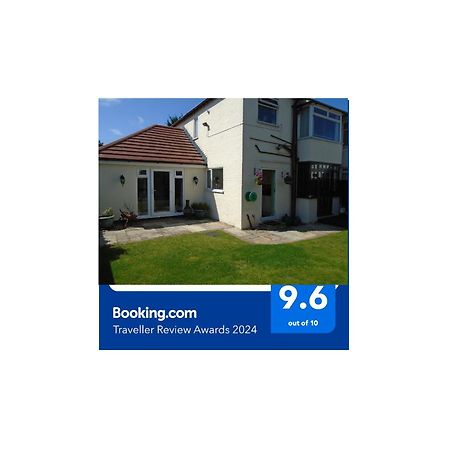 Tea In Liverpool - Private - Quiet - Ground Floor - En-Suite - Walk-In-Shower Exteriör bild