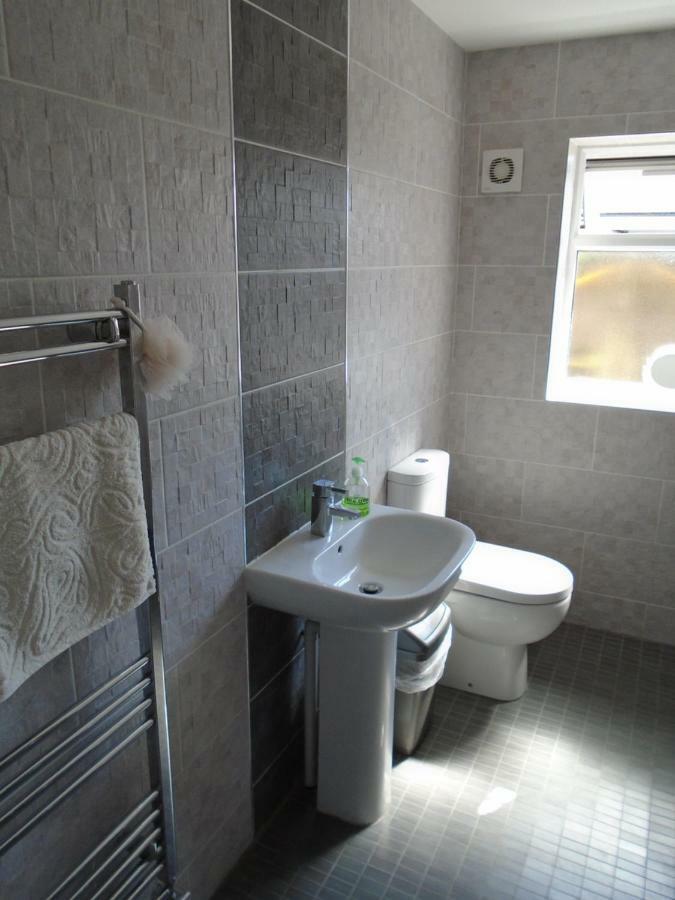 Tea In Liverpool - Private - Quiet - Ground Floor - En-Suite - Walk-In-Shower Exteriör bild