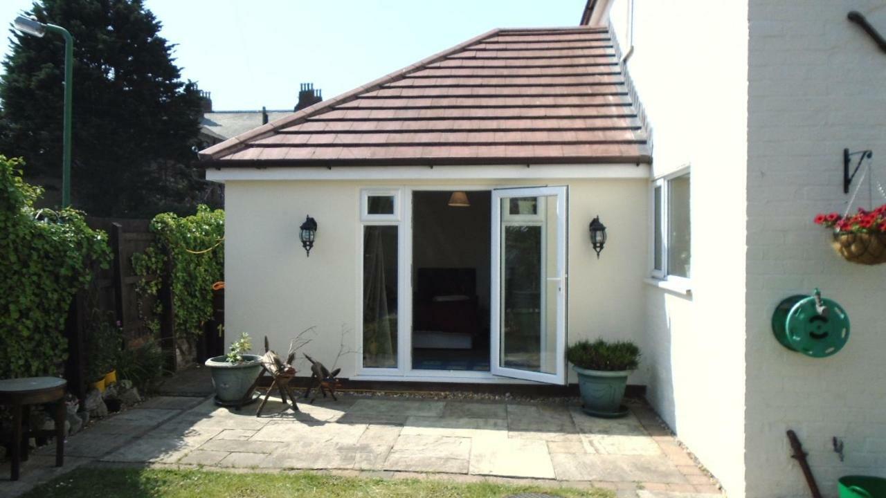 Tea In Liverpool - Private - Quiet - Ground Floor - En-Suite - Walk-In-Shower Exteriör bild