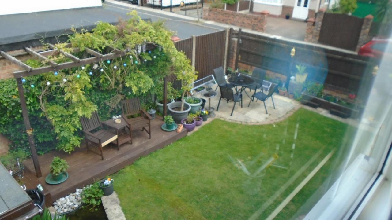 Tea In Liverpool - Private - Quiet - Ground Floor - En-Suite - Walk-In-Shower Exteriör bild