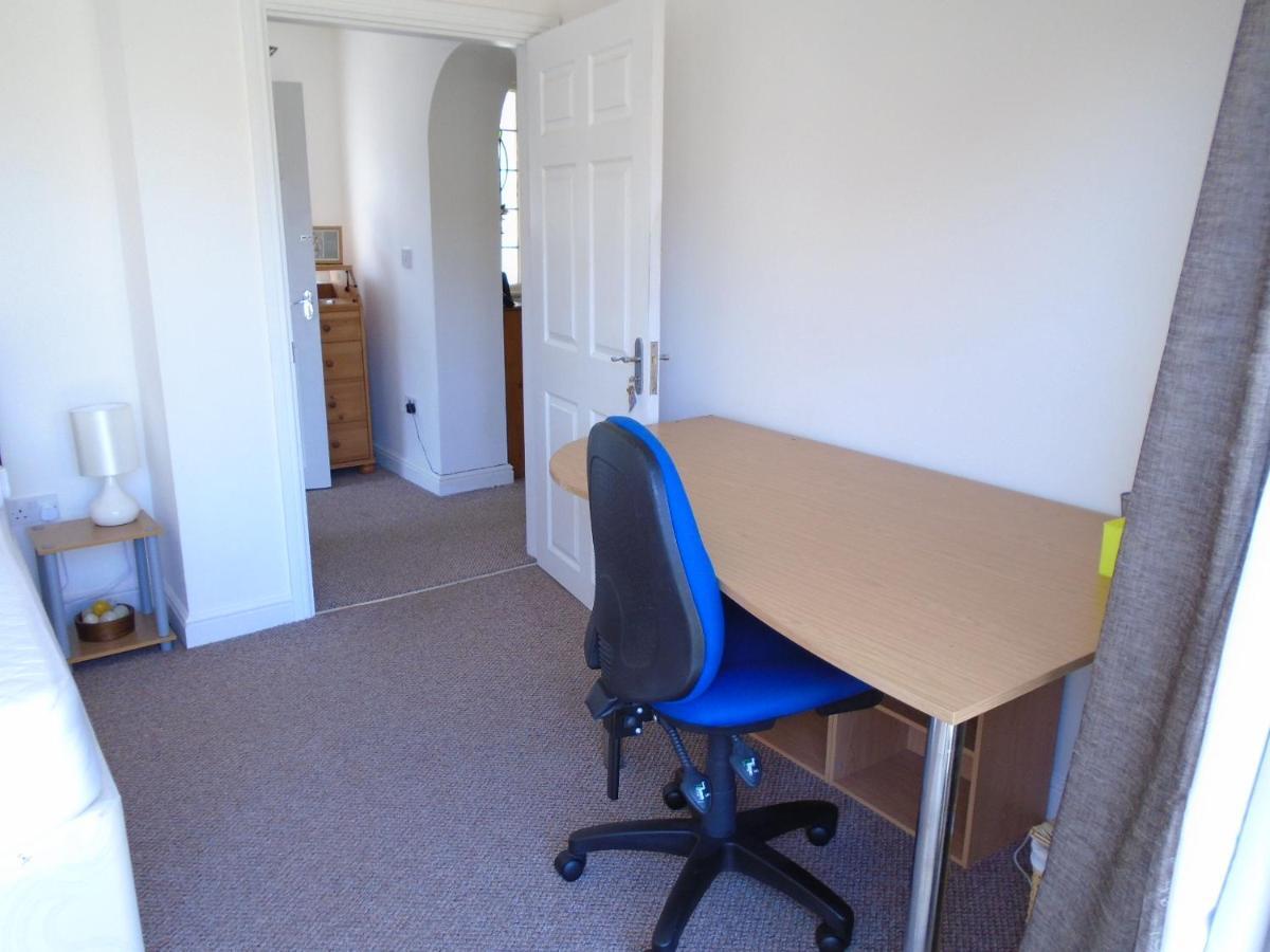 Tea In Liverpool - Private - Quiet - Ground Floor - En-Suite - Walk-In-Shower Exteriör bild